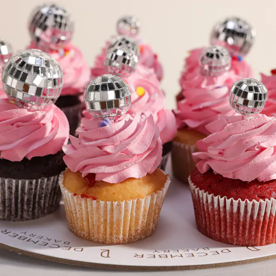 December Cake Cheerful Cupcakes