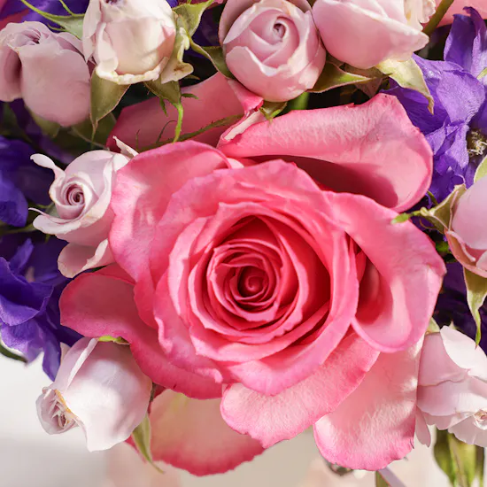 Midad November Necklace | Bright Flowers