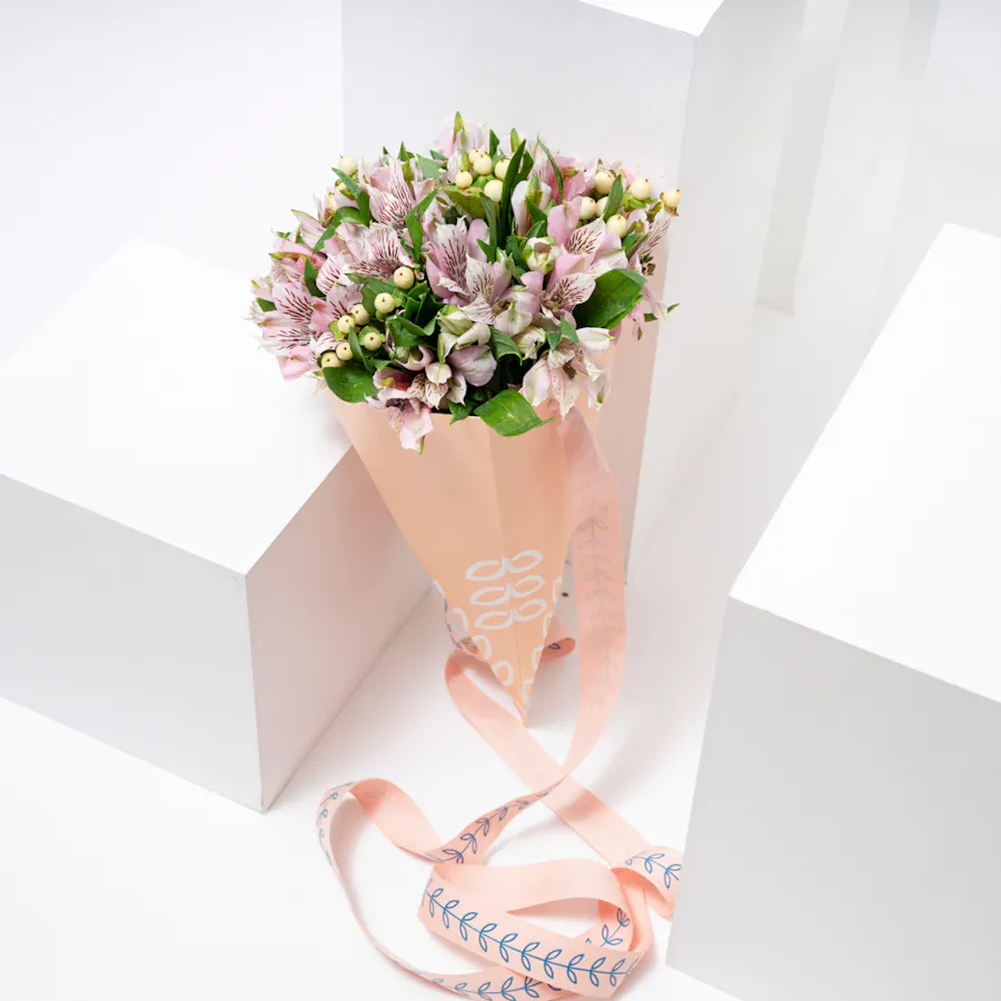 Alstroemeria & Hypericum | Pink Cone  1