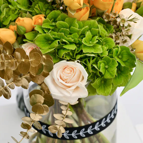 Blooms Vase | Graduation Balloon