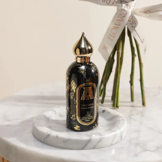 عطر أورو نيرو او دي بارفيوم للجنسين من عطار كولكشن | باقة زهور شغف الورد