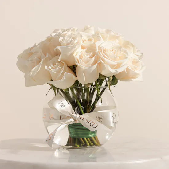 Mubkhar Amazonian Rain Candle | White Roses Vase
