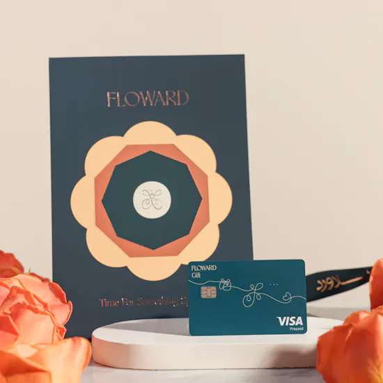 Floward 100 KWD Card | Orange Rose Graduation Lei