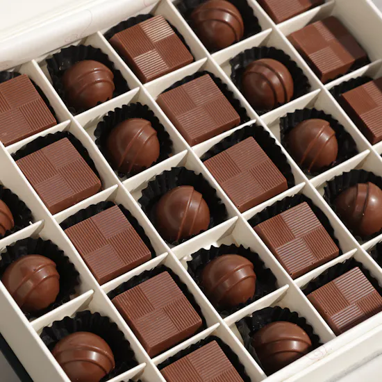 Floward Medium Chocolate Box