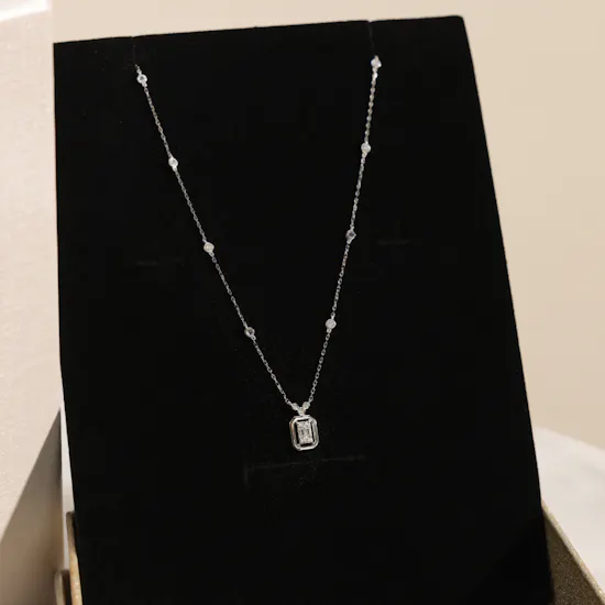 AV Jewelry White Gold Glow Necklace