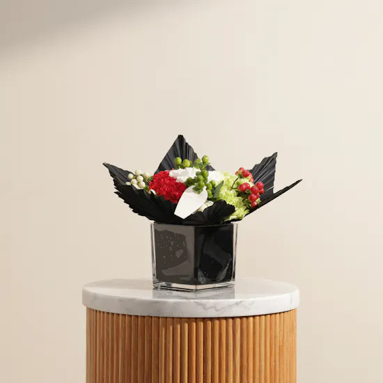 Splendor of Pride Flowers Vase