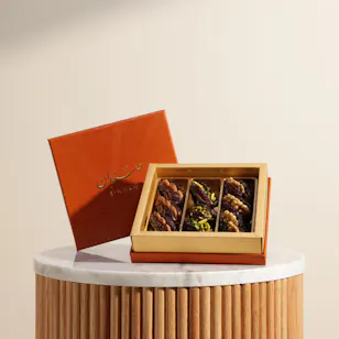 Sinwan Stuffed Madjool Dates Box | 9 Pieces