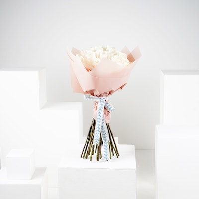 35 White Roses | Pink Wrap