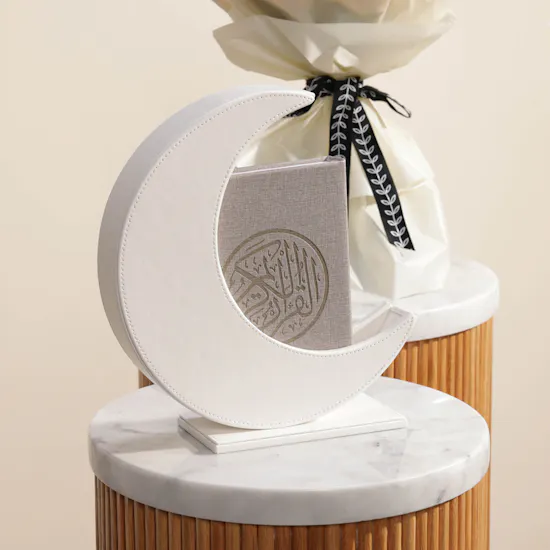 Quran with Hilal Stand | Yellow Roses
