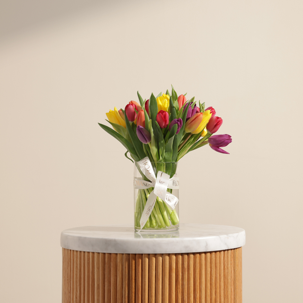 مزهرية توليب أنيقة