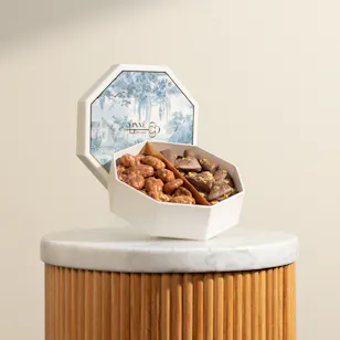 Linne Pecan & Chocolate Small Box