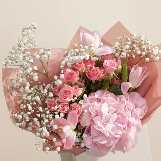 Melosa Rosé Imperial Candle | Morning Grace Flower Bouquet