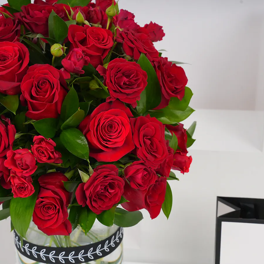 Nava Jewelry Gold Earrings | Red Roses Vase 6