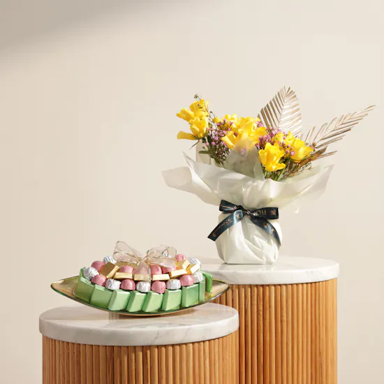 Bateel Chocolate Small Glass Tray | Enchanting Flower Bouquet