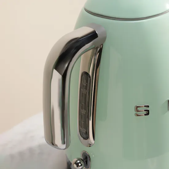 Smeg Retro Style Electric Pastel Green Kettle | 1.7 Liter