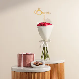 Nor Noyau Medium Pink Velvet Round Chocolate Box | Newly Wed Flower Bouquet
