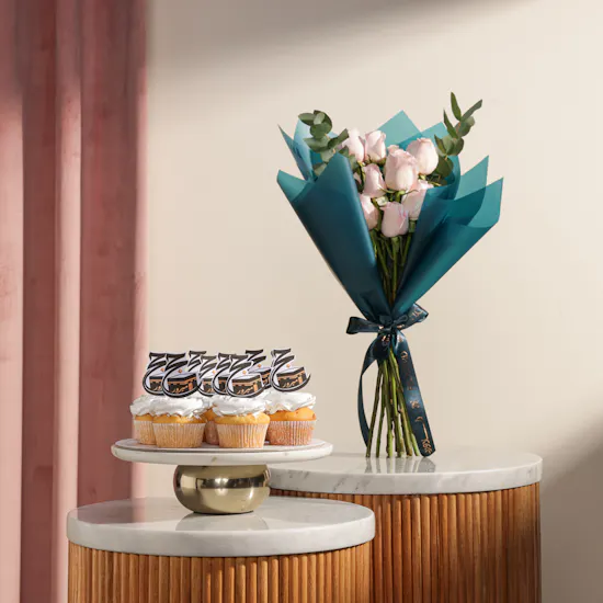Floward Hajj Mabroor Cupcakes | Blessed Journey Blooms