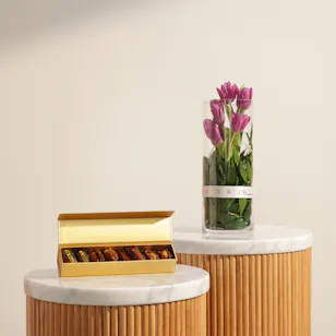 Bateel Gold Palm Filled Dates Box | Sunset Flower Vase Bateel Gold Palm Filled Dates Box | Sunset Flower Vase