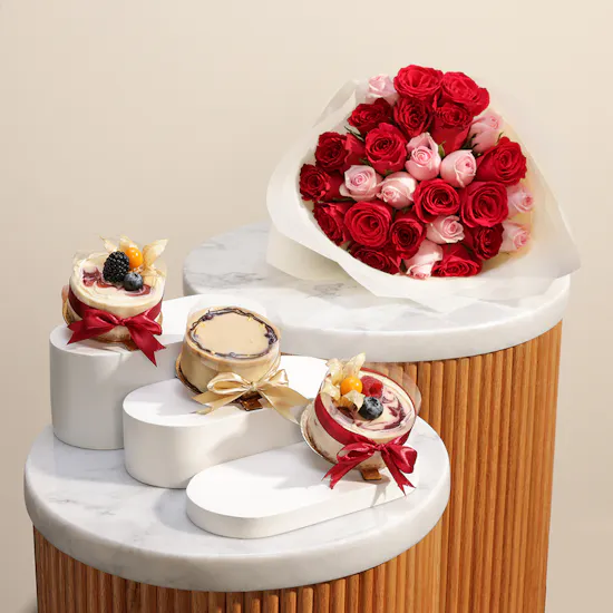 Cheese Cloud Mix Flavors Cheesecake | Chic Flowers Bouquet