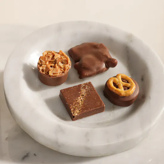 Nor Noyau Medium Round Grey Velvet Chocolate Box