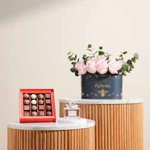 Sweet & Elegant Gift | Love Flowers Box Sweet & Elegant Gift | Love Flowers Box