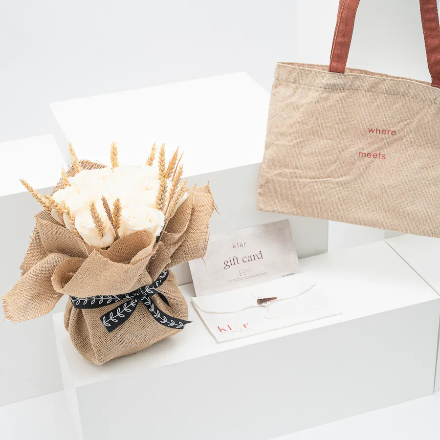 Klar Nail Spa Gift Voucher | Roses Vase 1