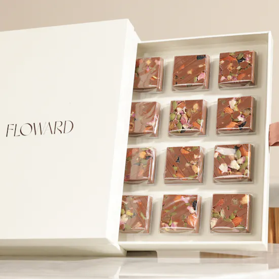 Floward 150 BHD Card and Chocolate Box | Floral Breeze