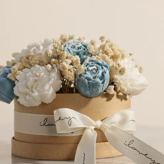 Done By SHK Medium Candle Blue and White Bouquet