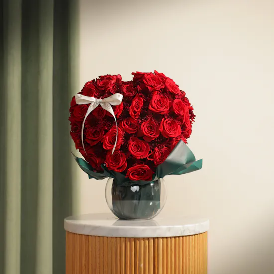 Heart Shape Red Flowers Vase