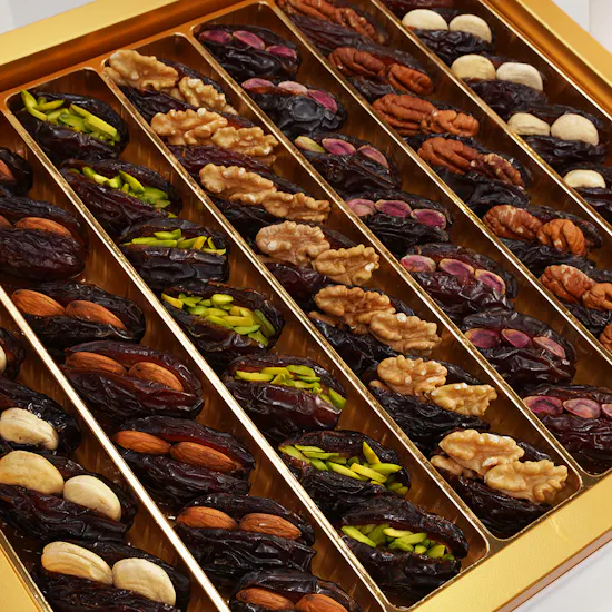 Sinwan Majdool Stuffed Dates Box | Roses