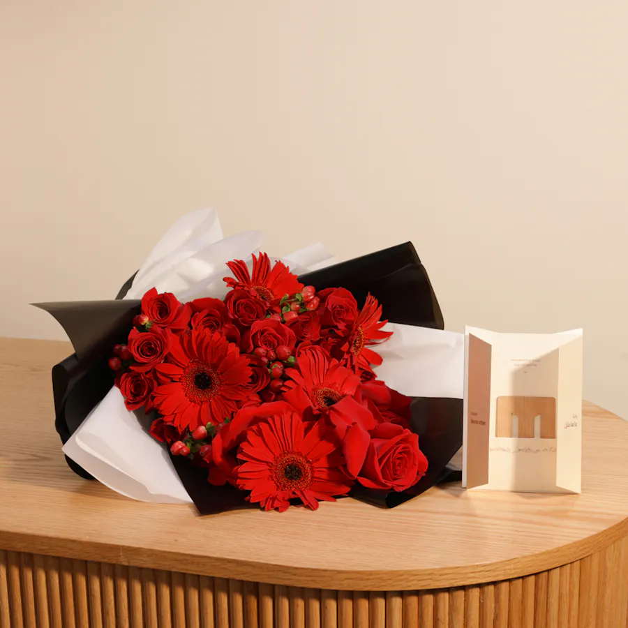 Pauseaway Couples Gateaway Retreat Voucher | Flowers Bouquet 3