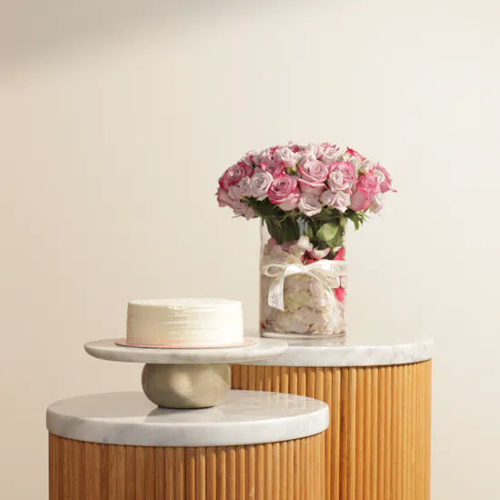 Munch Bakery Vanilla Cake | Golden Birthday Flowers Vase