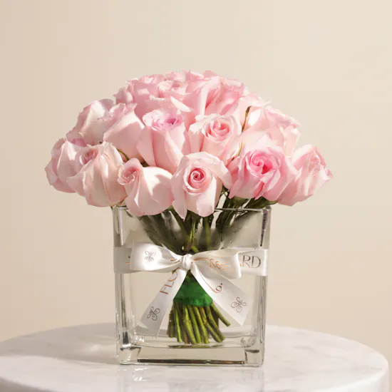 Beautiful Pink Rose Vase | 35 Roses