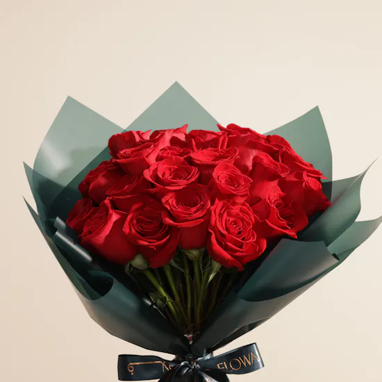 Red Petals of Love Bouquet | 25 Flowers