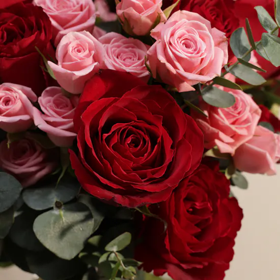 Stunning Flowers Vase