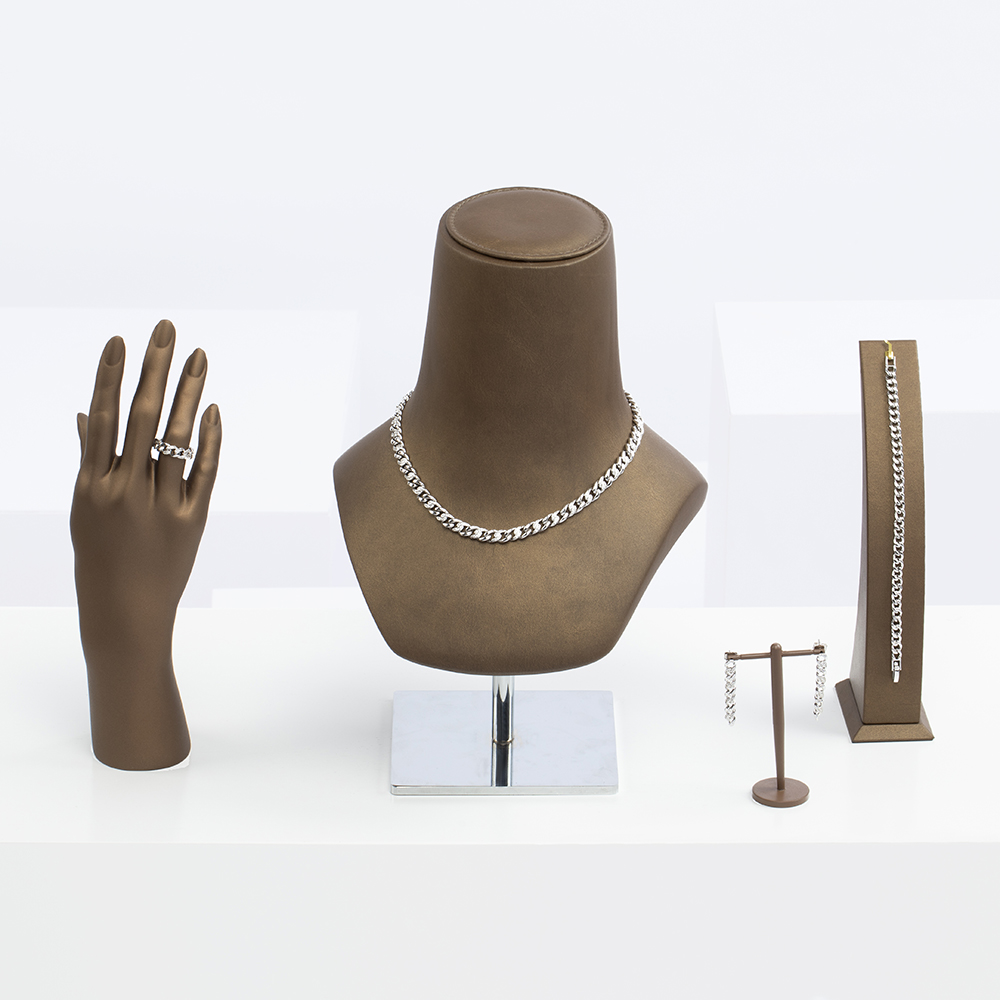 Elegant Essence From Alvira