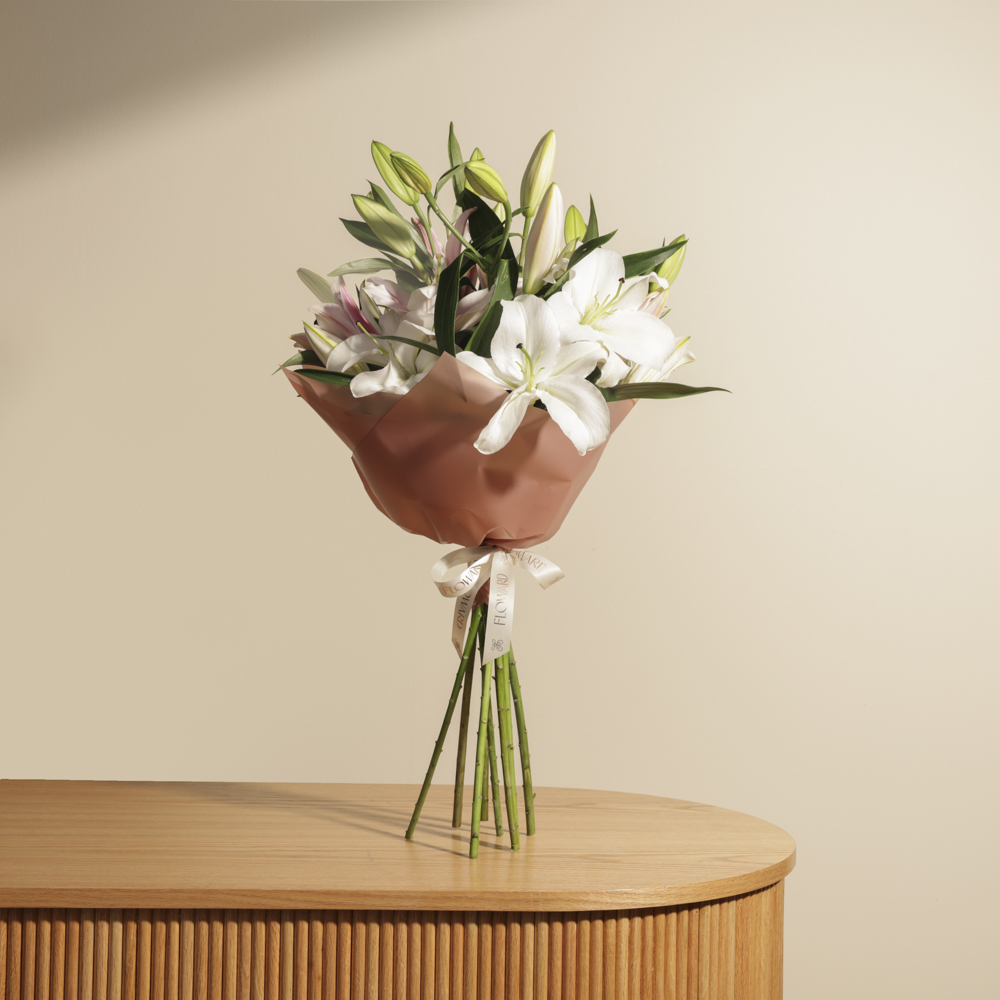 Graceful Lilies Bouquet | 8 Flowes