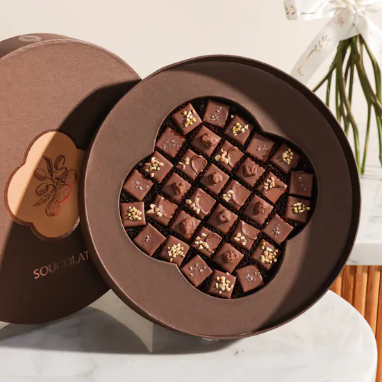 Soucolat Round Chocolate Box | Calm Flowers