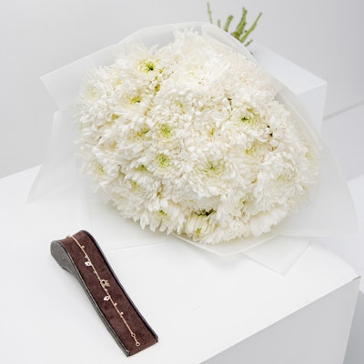 L''azurde Hands Bracelet with White Chrysanthemum