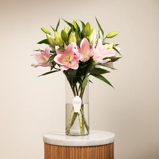 Pinky | 7 Lilies Vase