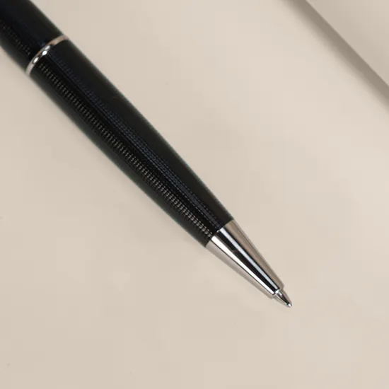 قلم أورورا الأسود من بوليس