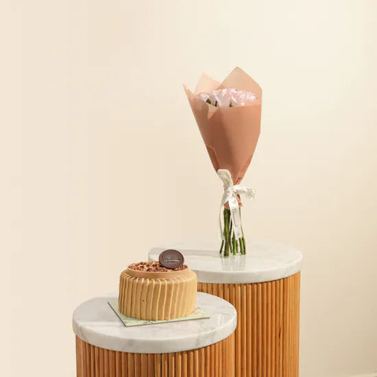 Madeleine Carrot Caramel Cake | Pink Rose Bouquet