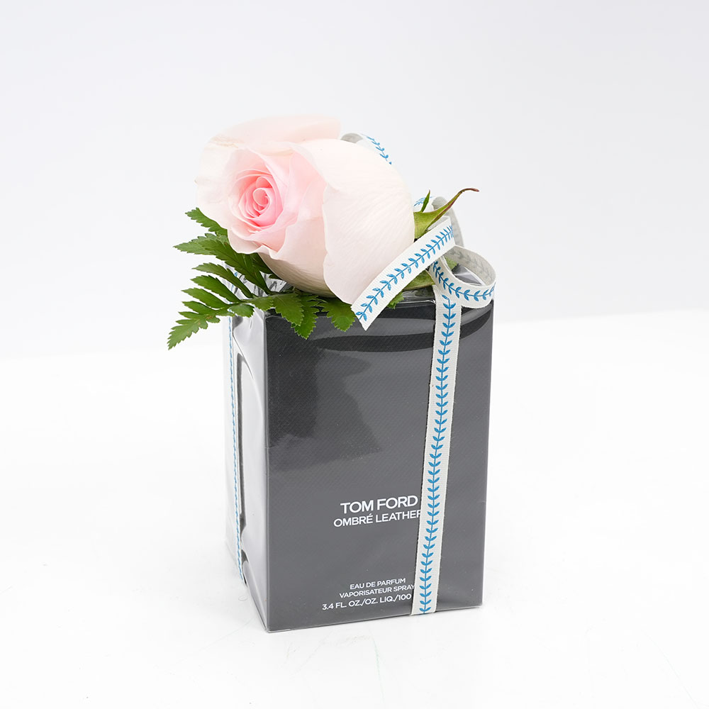 عطر اومبري ليذر من توم فورد | لمسة الوردى