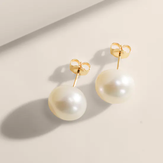 Damas Kiku Pearl Stud Earrings
