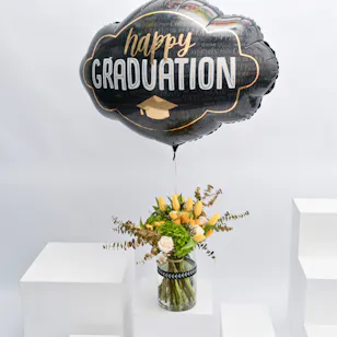  Blooms Vase | Graduation Balloon 