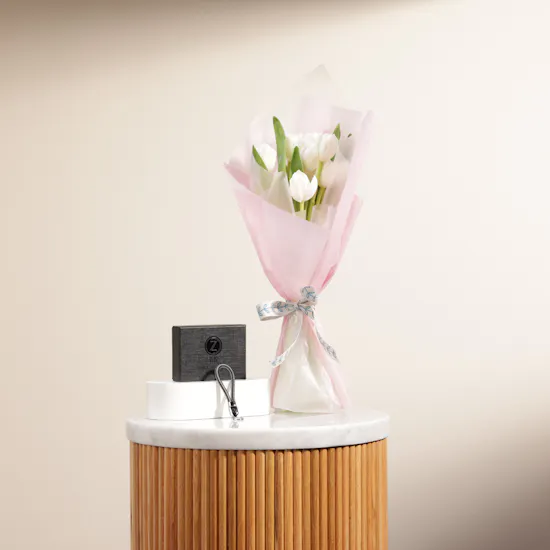 Zus Key chain Black & Silver | White Tulip Bouquet
