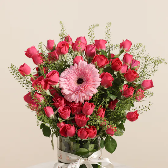 Floward Love Infinity Cake | Joyful Flowers Vase