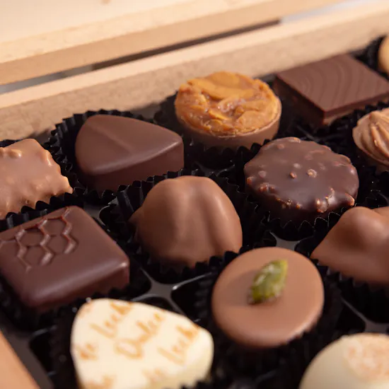 Läderach Praline and Truffle Assorted Medium Wooden Chocolate Box