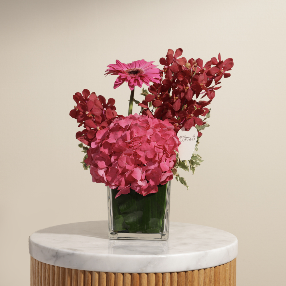Elegant Flowers Vase 
