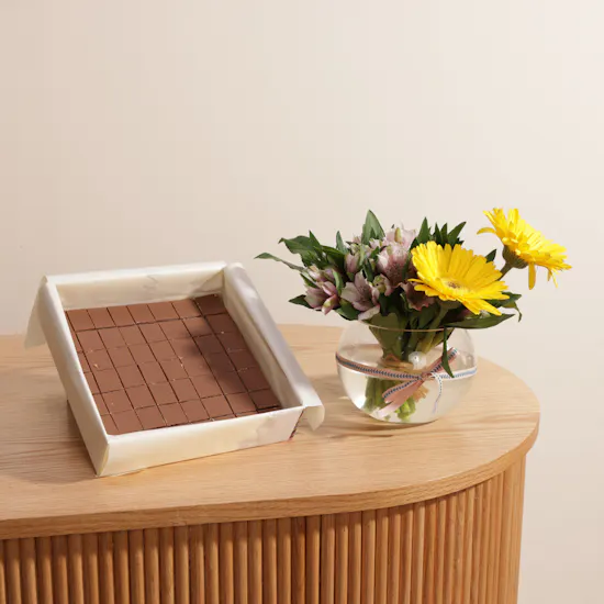 Hanoverian Caramel Chocolates Box | Delicate Flowers